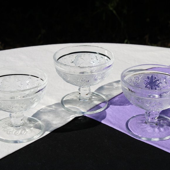 Champagne Glasses - Picture 2 of 4